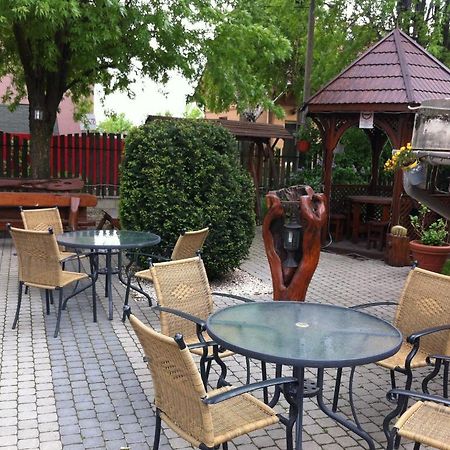 Sarokhaz Panzio Bed & Breakfast Vecses Luaran gambar